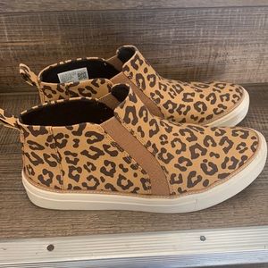 TOMS Bryce Sneaker LIKE NEW